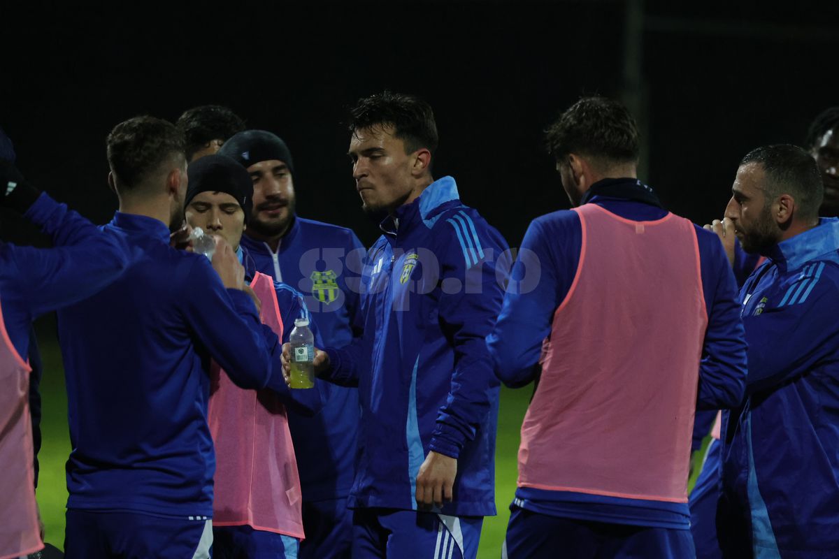 5 întrebări inedite cu Adrian Mihalcea: „Wow!” » Ce i-ar spune lui Mihalcea de la 15 ani, cum s-ar înțelege jucătorul Adi cu antrenorul de acum și ce metodă radicală adoptă pentru a scăpa de stres