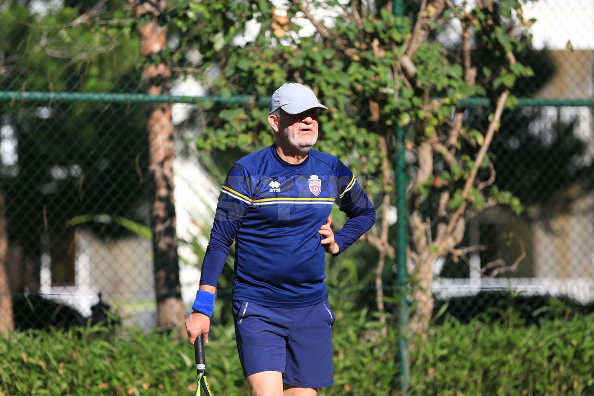 Valeriu Iftime joacă tenis în Antalya