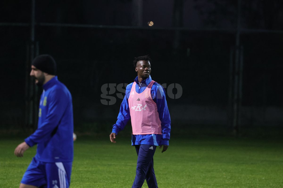 5 întrebări inedite cu Adrian Mihalcea: „Wow!” » Ce i-ar spune lui Mihalcea de la 15 ani, cum s-ar înțelege jucătorul Adi cu antrenorul de acum și ce metodă radicală adoptă pentru a scăpa de stres