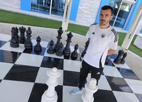 Dan Nistor intră pe viață în sufletul fanilor lui U Cluj: „N-aș mai semna niciodată cu acea echipă!” » Ce zice de lupta la titlu: „Ne iau în derâdere”