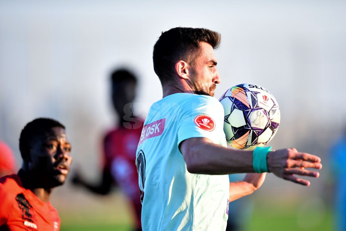 Jucătorul împrumutat de la Rapid, întrebat direct despre viitorul său: „Sunt două cluburi care vorbesc”