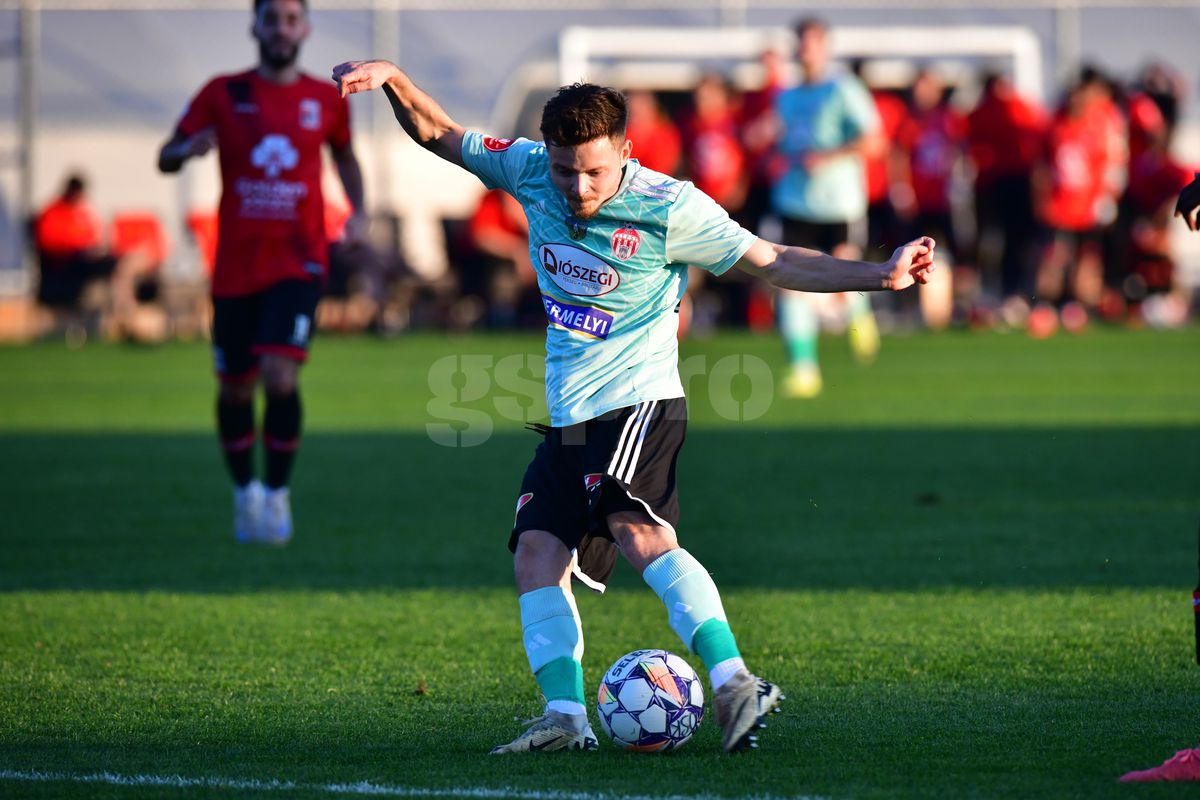 Jucătorul împrumutat de la Rapid, întrebat direct despre viitorul său: „Sunt două cluburi care vorbesc”