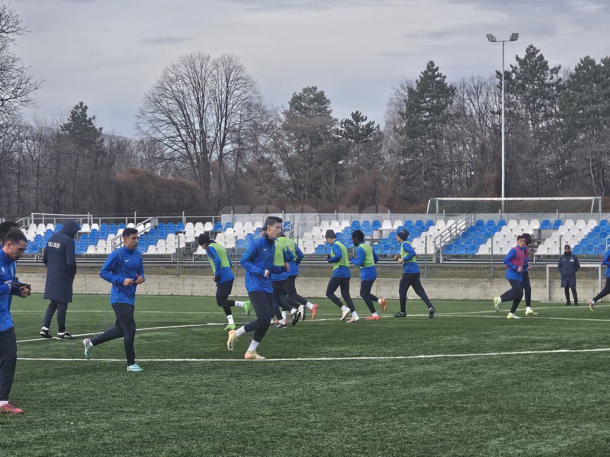 Antrenorul din Superligă, la reunirea echipei: „Avem nevoie de jucători în toate compartimentele”