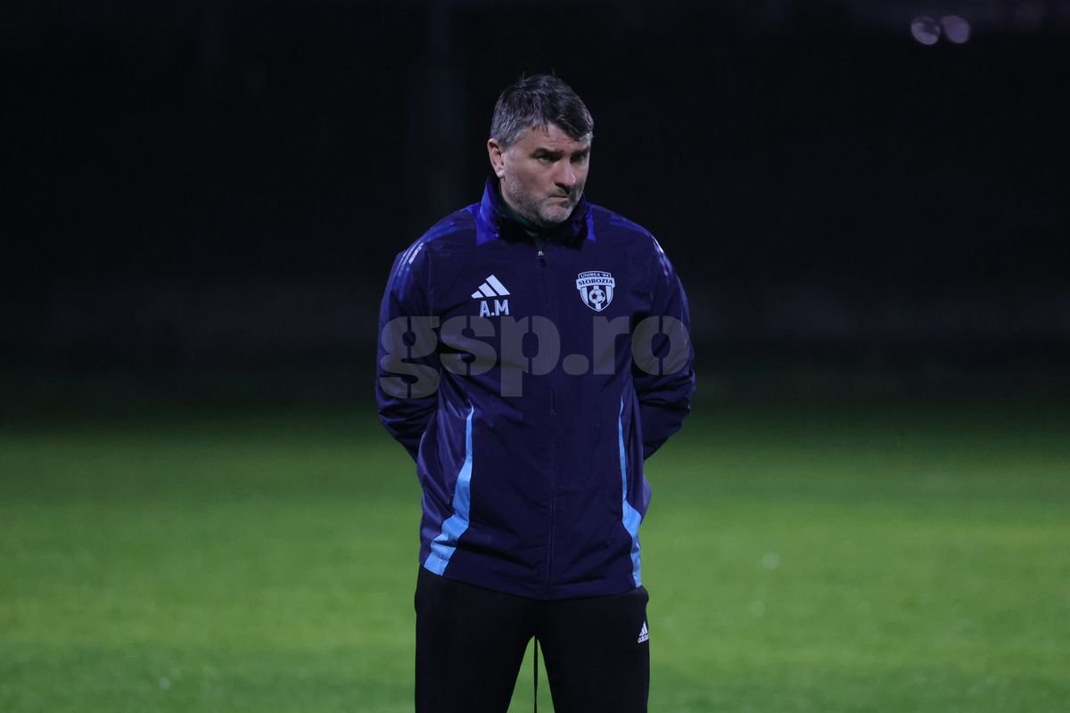 5 întrebări inedite cu Adrian Mihalcea: „Wow!” » Ce i-ar spune lui Mihalcea de la 15 ani, cum s-ar înțelege jucătorul Adi cu antrenorul de acum și ce metodă radicală adoptă pentru a scăpa de stres