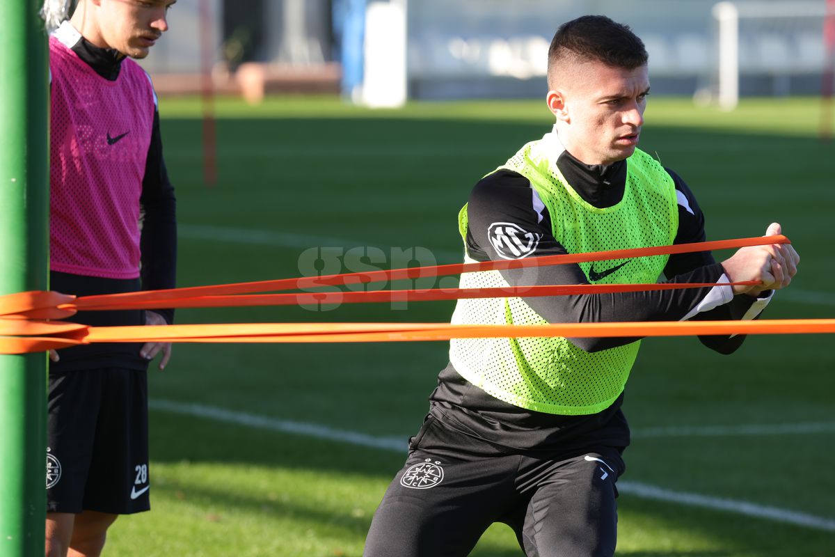 Precum un atacant! Gol de kinogramă marcat de Chiricheș la antrenamentul FCSB-ului