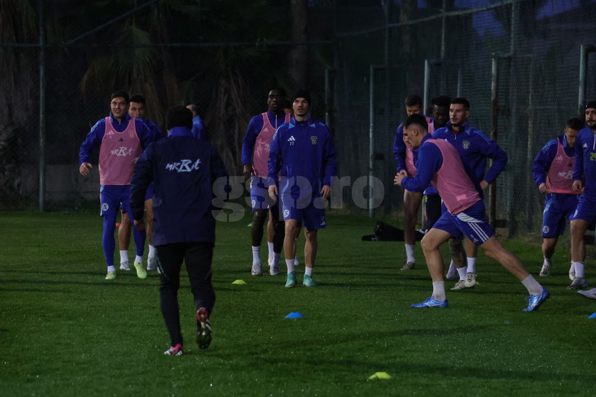 5 întrebări inedite cu Adrian Mihalcea: „Wow!” » Ce i-ar spune lui Mihalcea de la 15 ani, cum s-ar înțelege jucătorul Adi cu antrenorul de acum și ce metodă radicală adoptă pentru a scăpa de stres