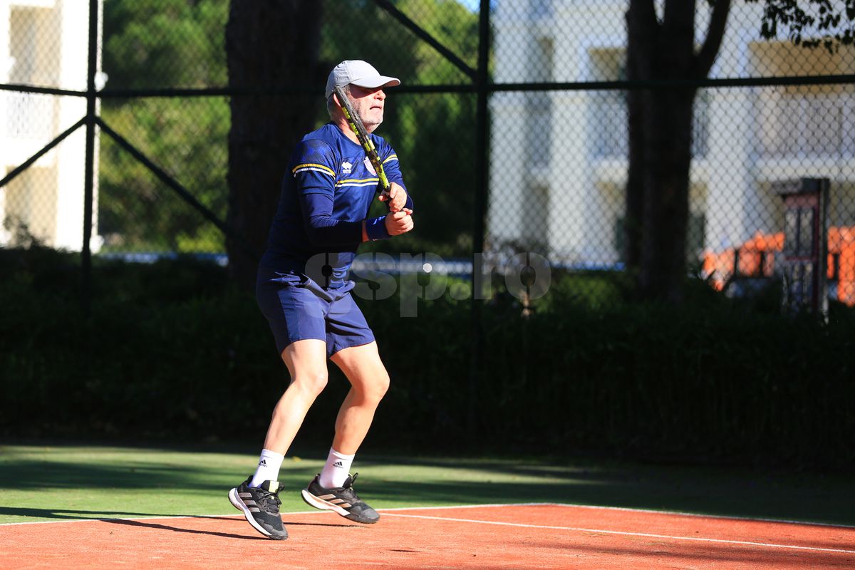 Valeriu Iftime joacă tenis în Antalya