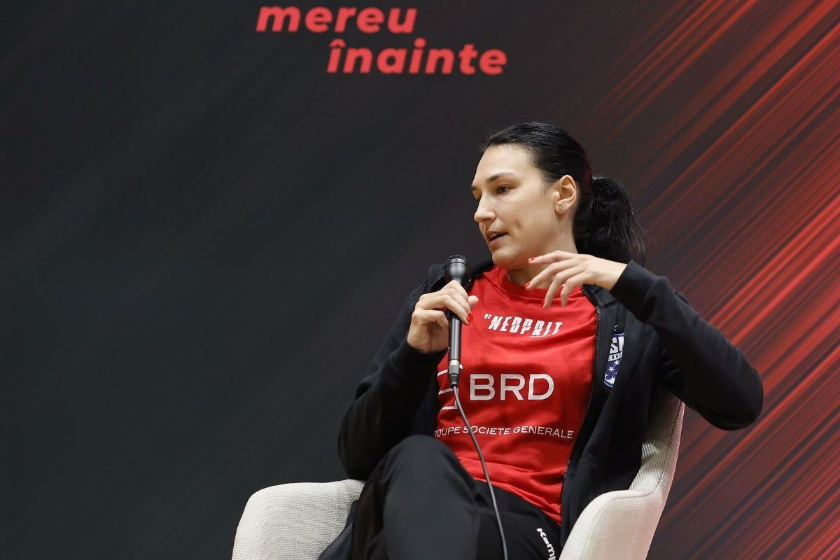 Cristina Neagu, noi mărturisiri: „Eram vânătă în fiecare zi, era foarte greu fizic” + Cum s-a schimbat handbalul, ce mănâncă și cum se odihnește: „Merg cu perna mea de acasă peste tot”