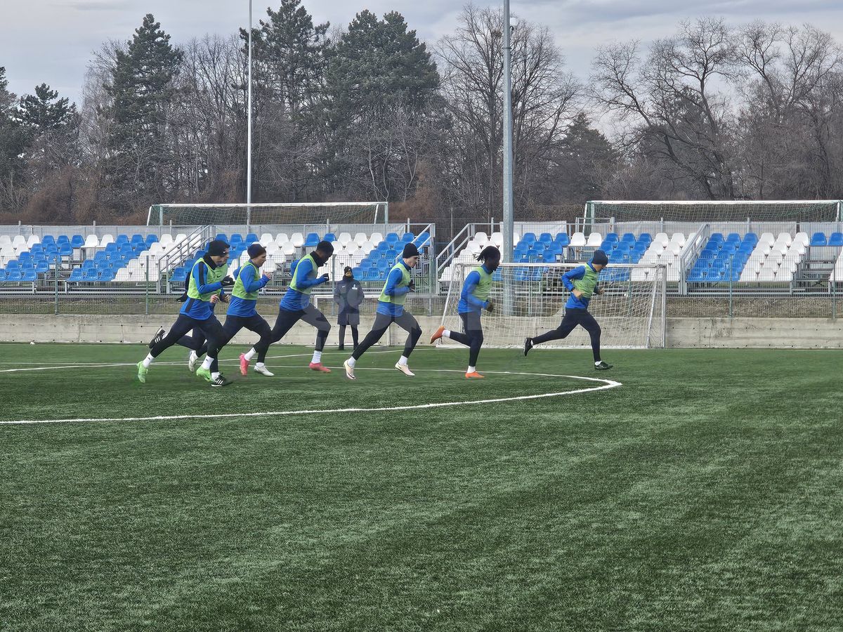 Antrenorul din Superligă, la reunirea echipei: „Avem nevoie de jucători în toate compartimentele”