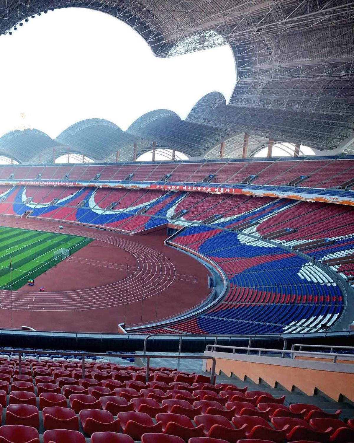 Stadionul „Rungrando 1 Mai” (Coreea de Nord), a doua cea mai mare arenă din lume