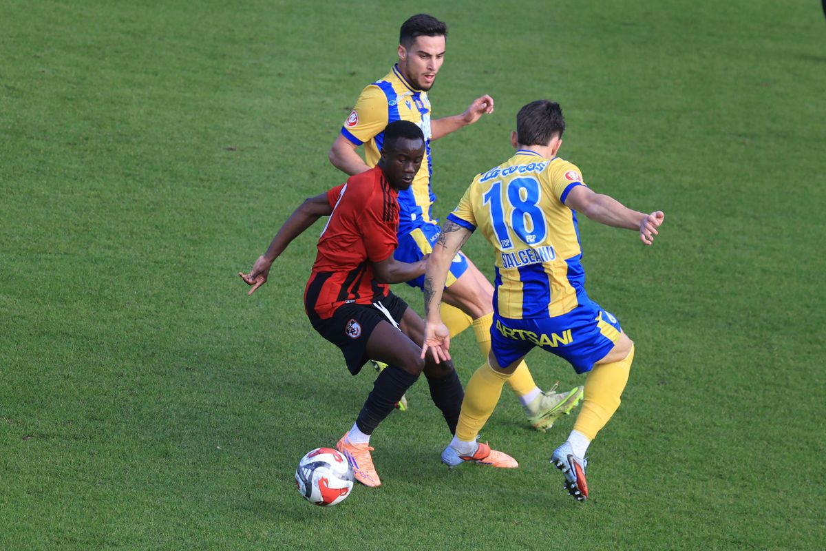 Două goluri în Petrolul - Gaziantep » Neagoe s-a enervat la primul amical al „lupilor”, împotriva lui Sorescu și Maxim