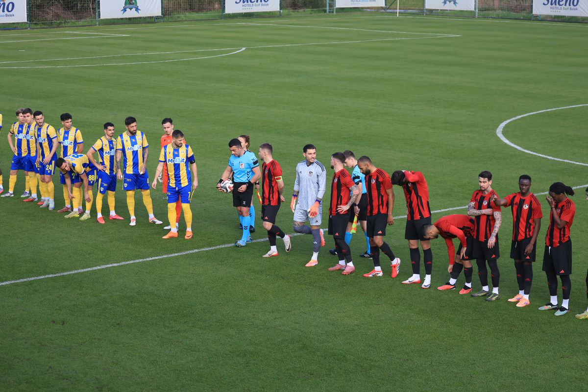 Imagini de la amicalul Petrolului cu Gaziantep