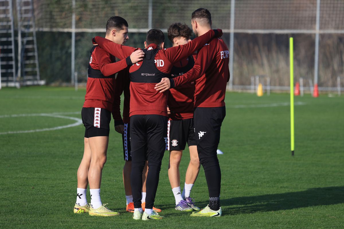 3 detalii inedite de la antrenamentul Rapidului: de ce s-a răstit Gâlcă chiar și la nou-venitul Paraschiv