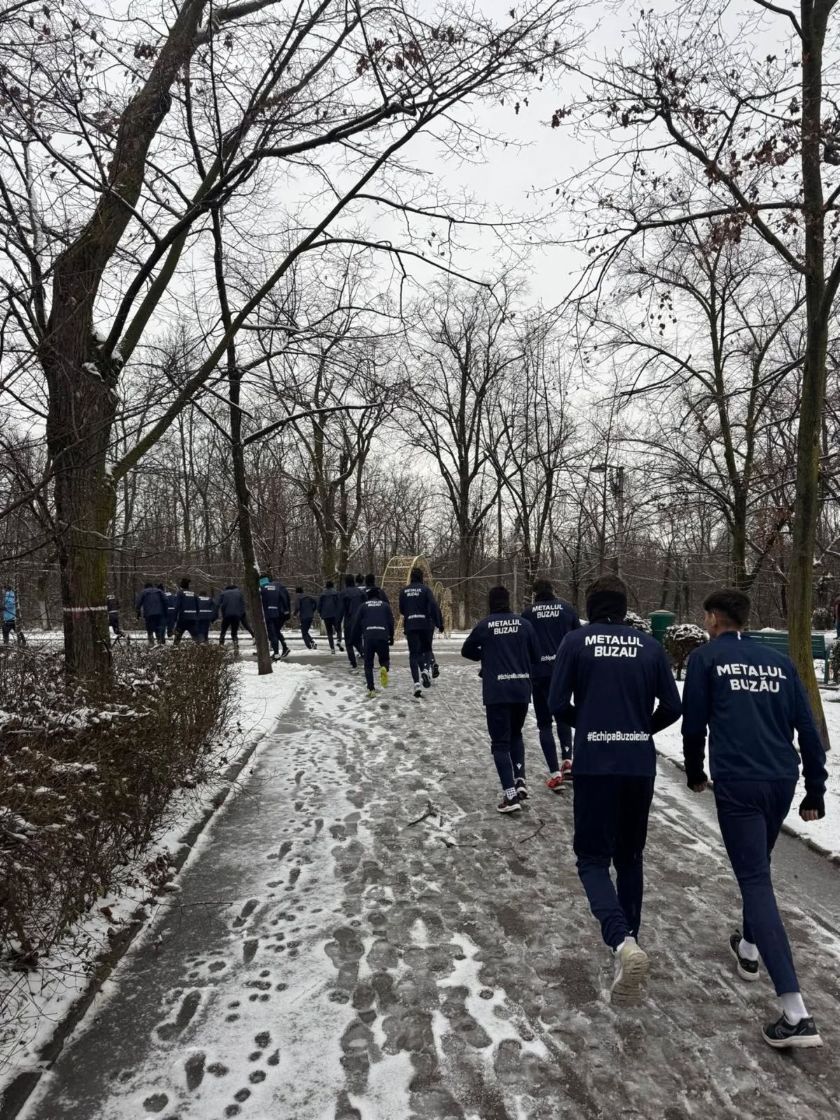 Antrenament ca în anii 2000 » Unde s-a pregătit echipa care visează la Superliga