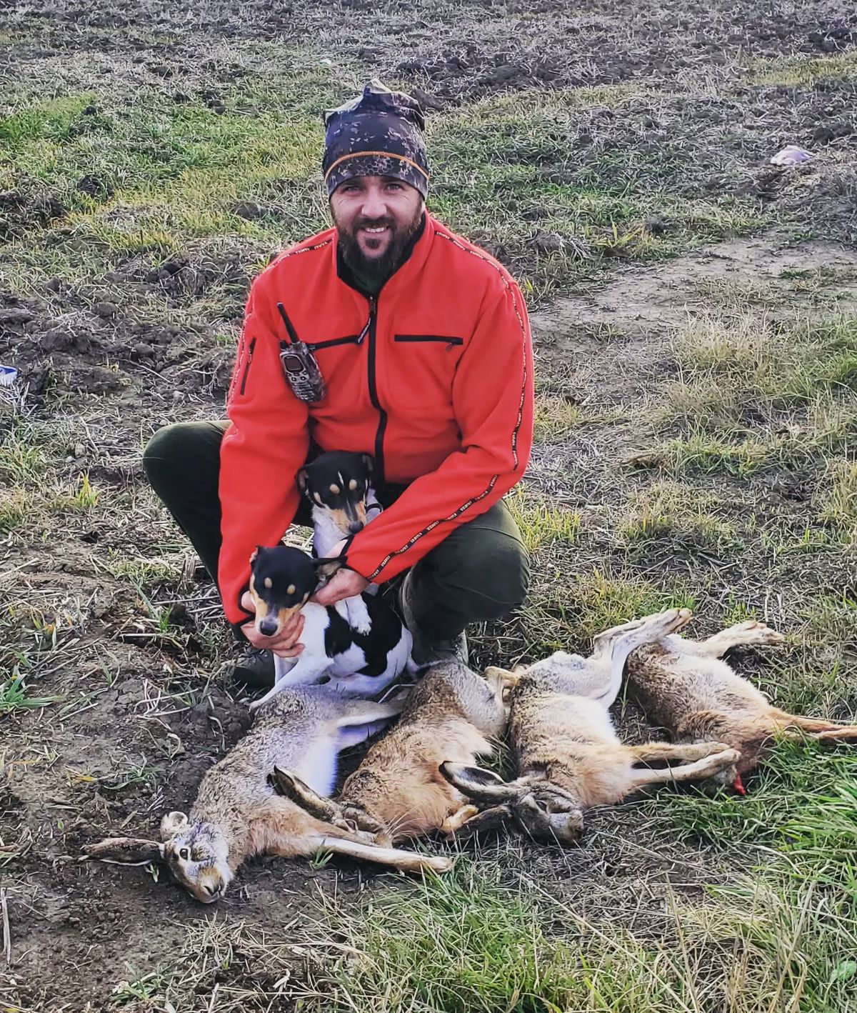 Frizerul din Agigea care vânează iepuri și fazani a apărut la „Desafio. Aventura” cu chipul lui Cătălin Hîldan tatuat pe corp