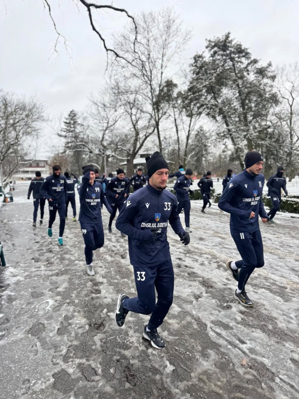 Antrenament ca în anii 2000 » Unde s-a pregătit echipa care visează la Superliga