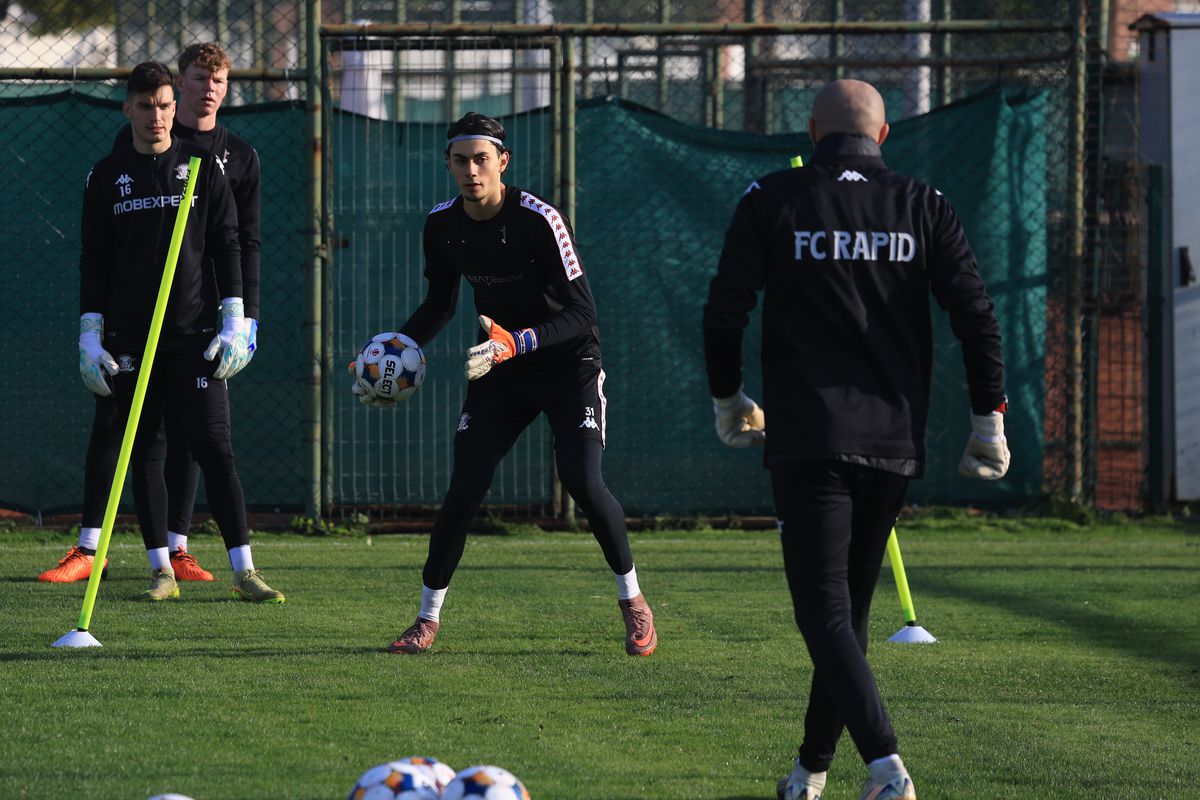 3 detalii inedite de la antrenamentul Rapidului: de ce s-a răstit Gâlcă chiar și la nou-venitul Paraschiv