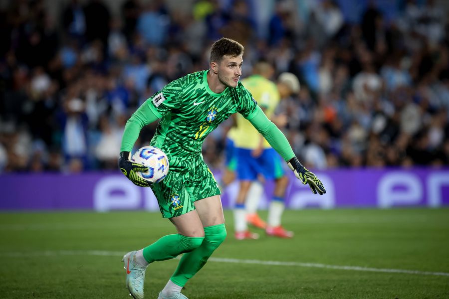 Bento Krepski vrea să joace la Genoa până la finalul sezonului // foto: Imago Images Ofertat și de West Ham, internaționalul brazilian alege Genoa lui Dan Șucu