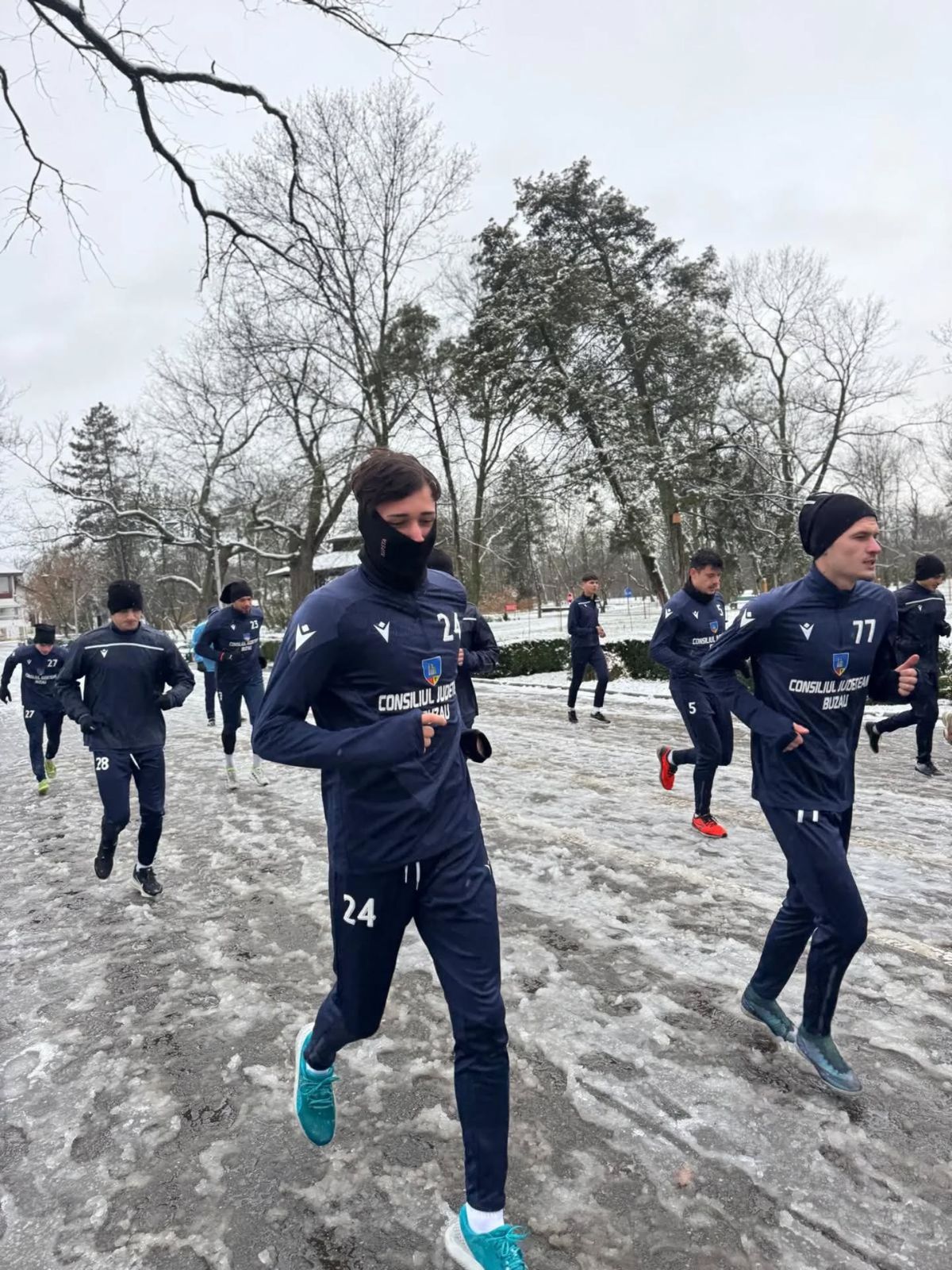 Metalul Buzău s-a antrenat în parc