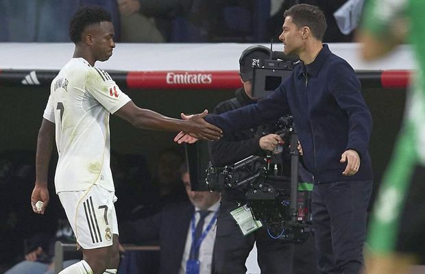 Vinicius a dat răspunsul la oferta lui Chelsea! + De cine din echipă i s-a plâns lui Xabi Alonso