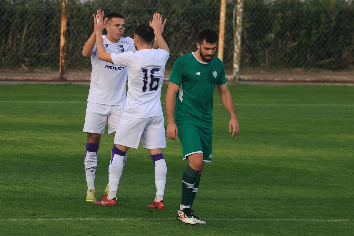 FC Argeș - Bursaspor 1-2 » Revelația din Superligă a pierdut cu primul loc din a treia divizie turcă