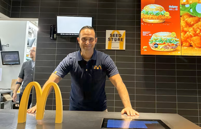 Fostul antrenor din prima ligă s-a angajat la McDonald’s: „Sunt aici să învăț”