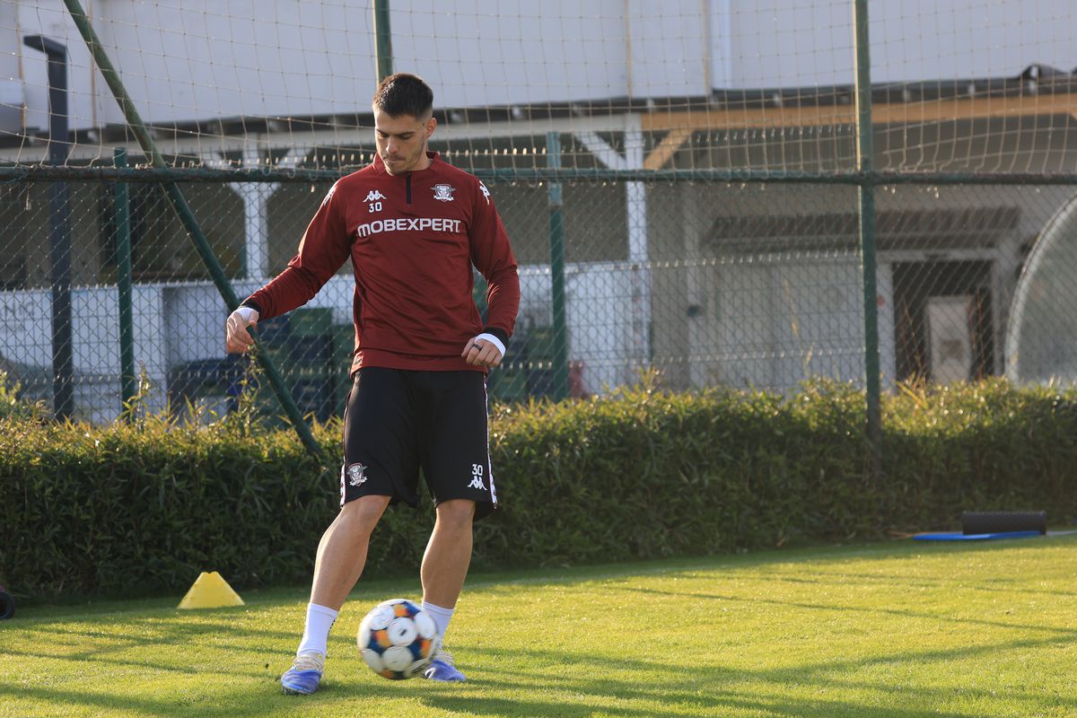 Daniel Paraschiv, la prima conferință la Rapid: „Cariera mea nu e în groapă! Ofertă de la Dinamo?”