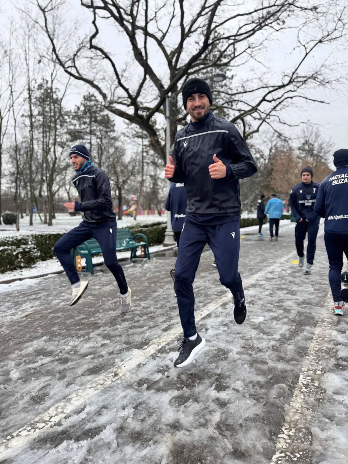 Metalul Buzău s-a antrenat în parc