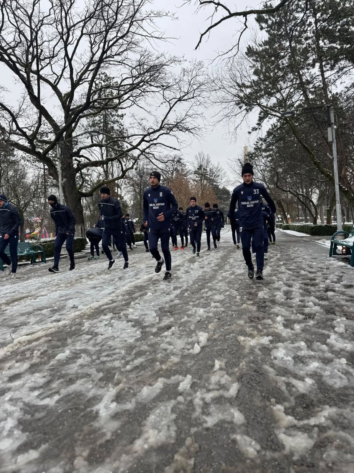 Antrenament ca în anii 2000 » Unde s-a pregătit echipa care visează la Superliga