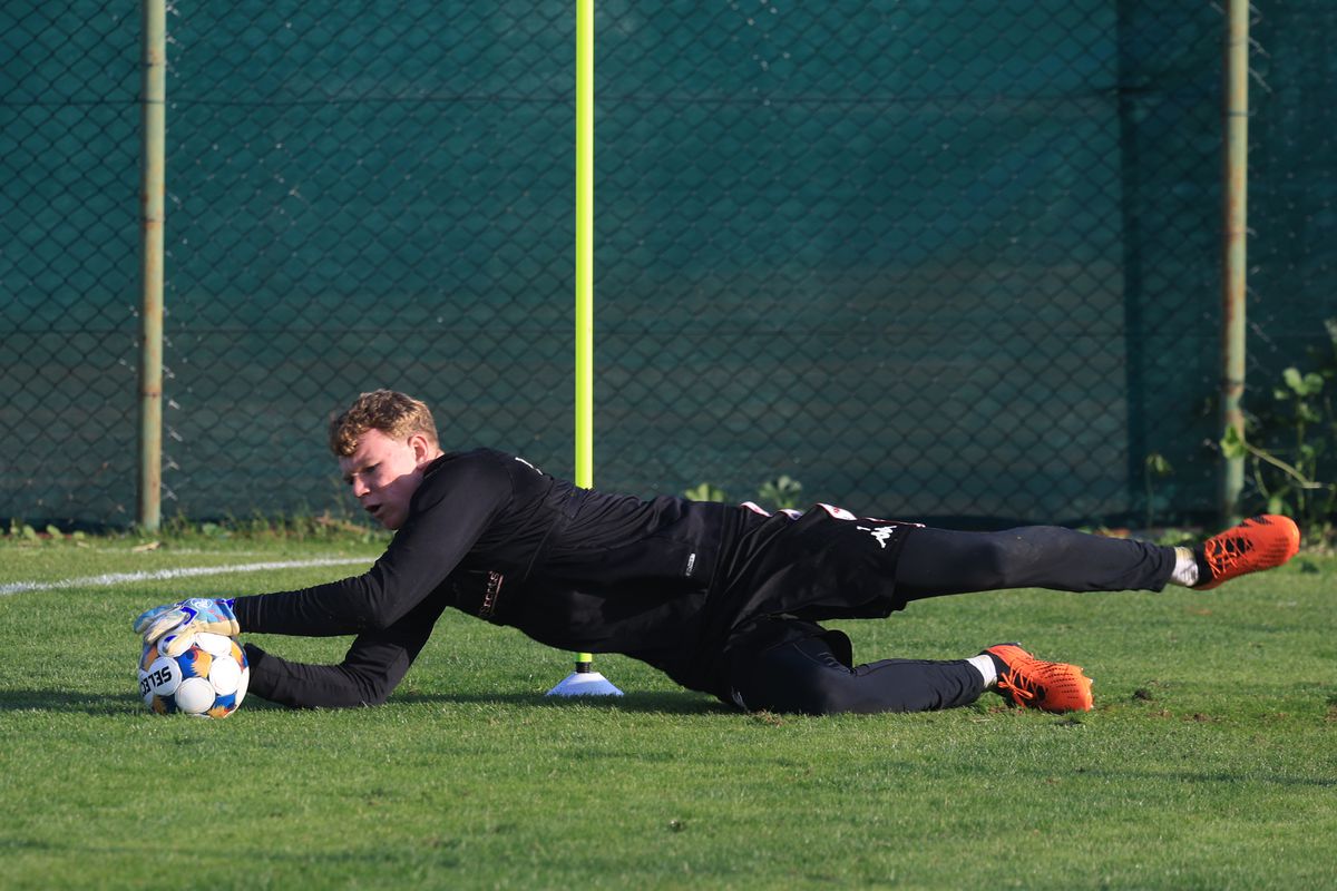 3 detalii inedite de la antrenamentul Rapidului: de ce s-a răstit Gâlcă chiar și la nou-venitul Paraschiv