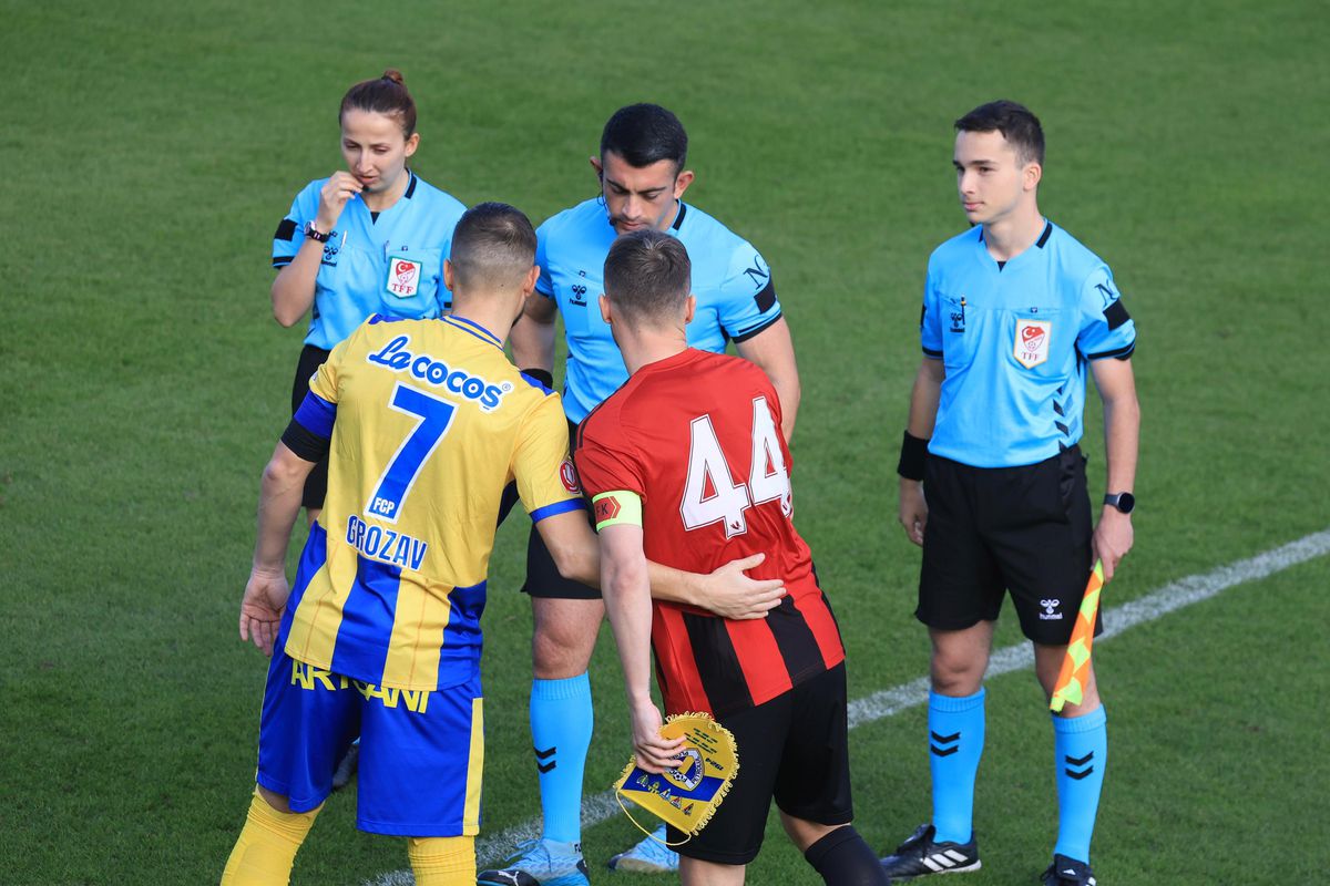 Două goluri în Petrolul - Gaziantep » Neagoe s-a enervat la primul amical al „lupilor”, împotriva lui Sorescu și Maxim