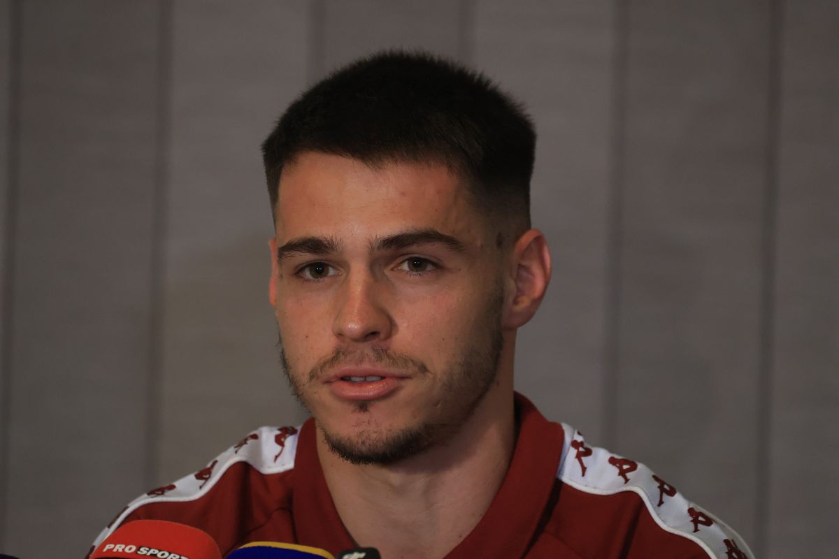 Daniel Paraschiv, prima conferință în tricoul Rapidului