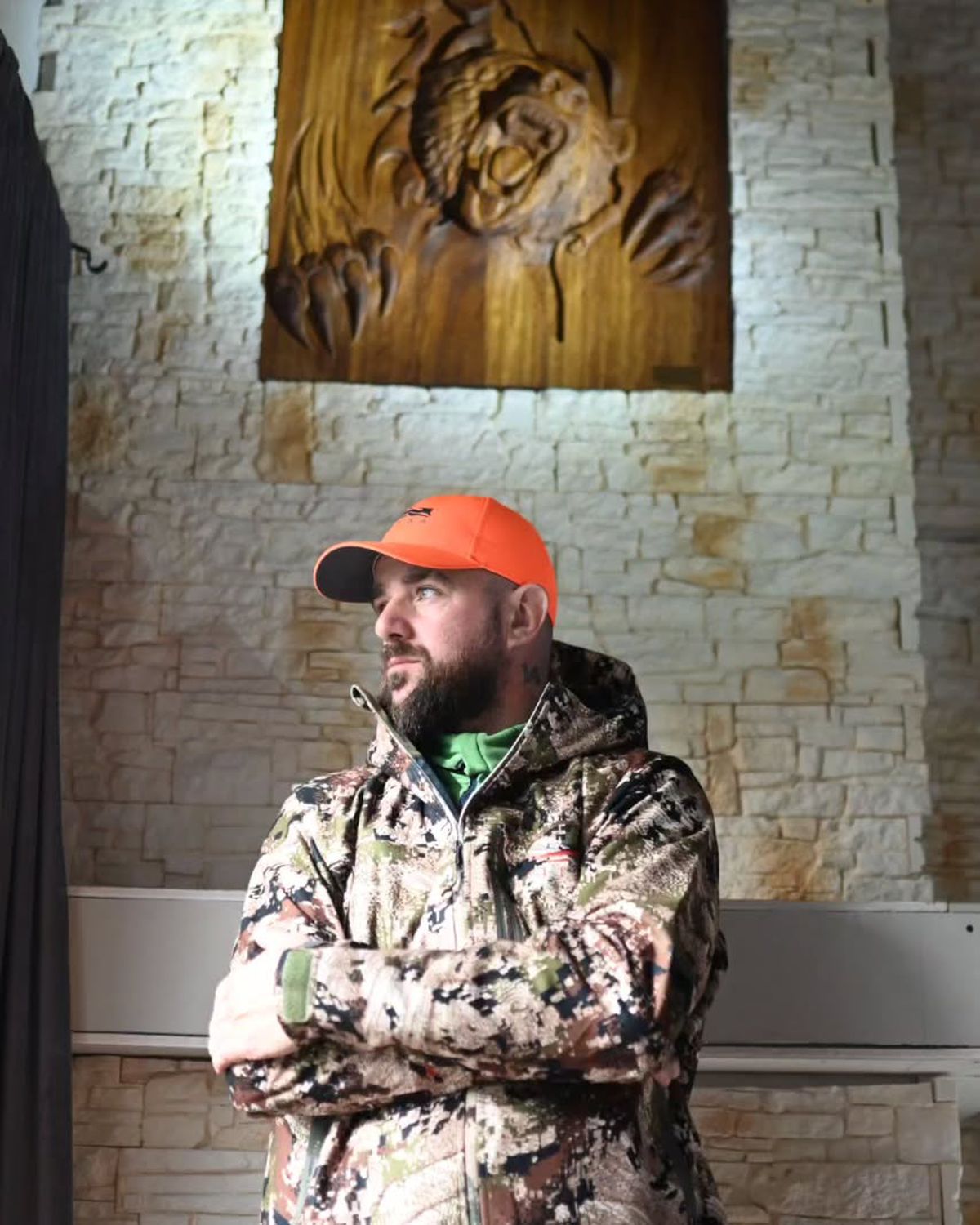 Frizerul din Agigea care vânează iepuri și fazani a apărut la „Desafio. Aventura” cu chipul lui Cătălin Hîldan tatuat pe corp