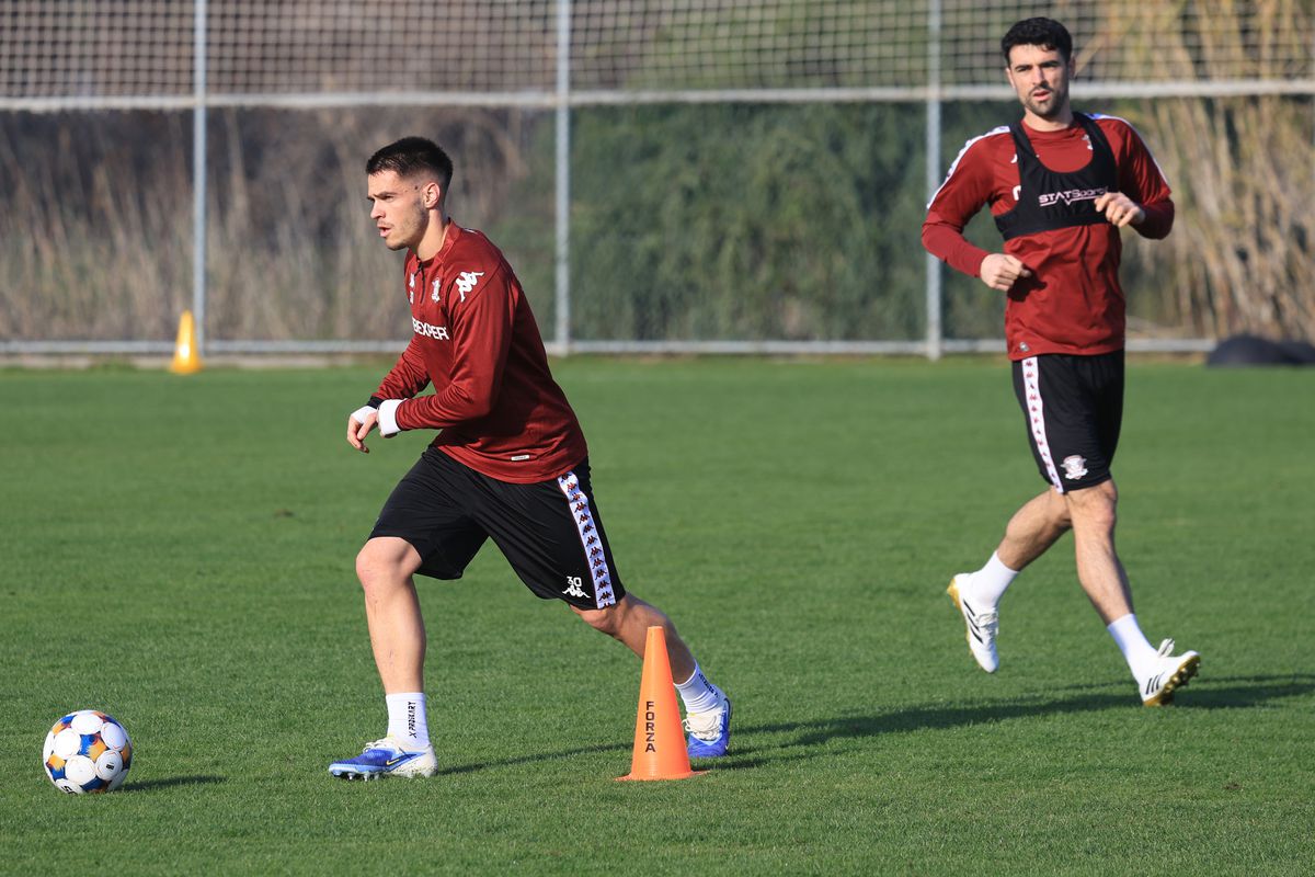 Daniel Paraschiv, la prima conferință la Rapid: „Cariera mea nu e în groapă! Ofertă de la Dinamo?”