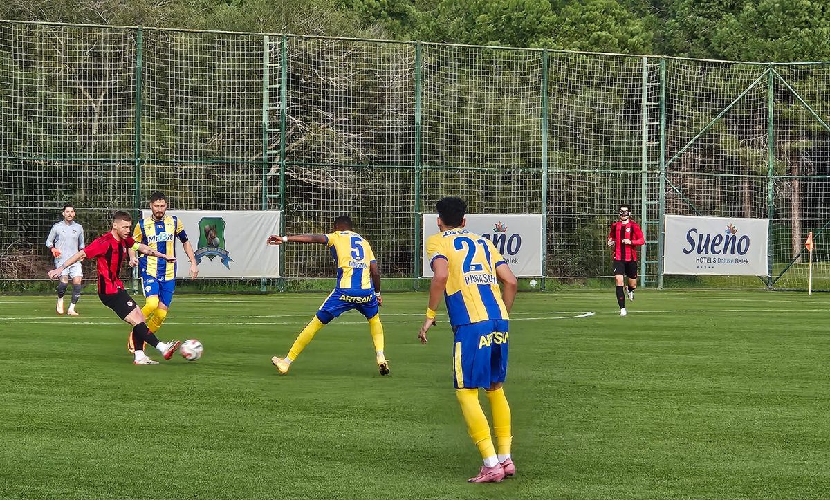 Două goluri în Petrolul - Gaziantep » Neagoe s-a enervat la primul amical al „lupilor”, împotriva lui Sorescu și Maxim