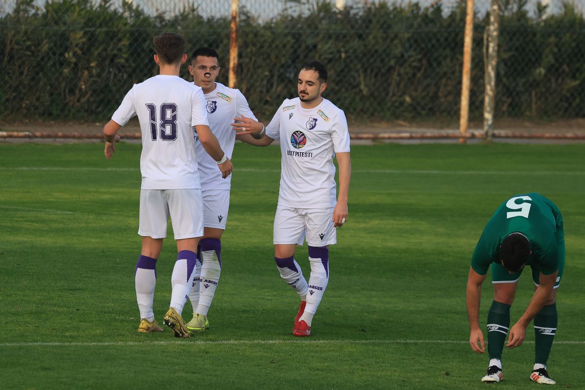 FC Argeș - Bursaspor 1-2 » Revelația din Superligă a pierdut cu primul loc din a treia divizie turcă