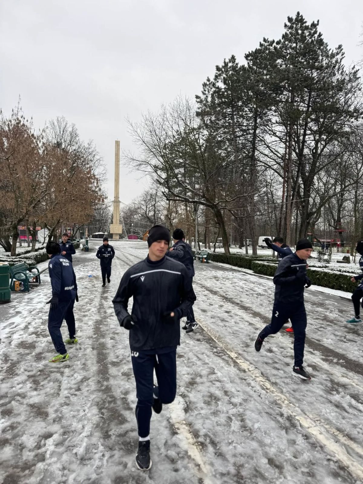Metalul Buzău s-a antrenat în parc