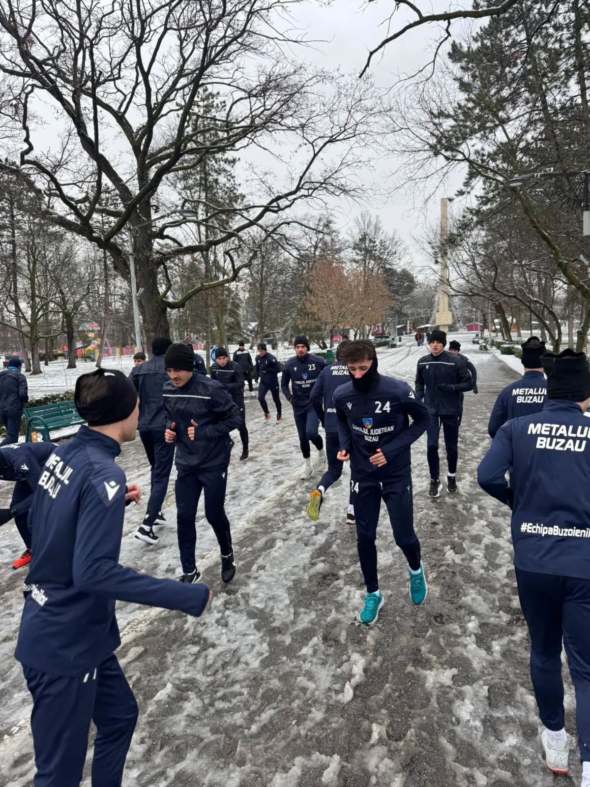 Antrenament ca în anii 2000 » Unde s-a pregătit echipa care visează la Superliga