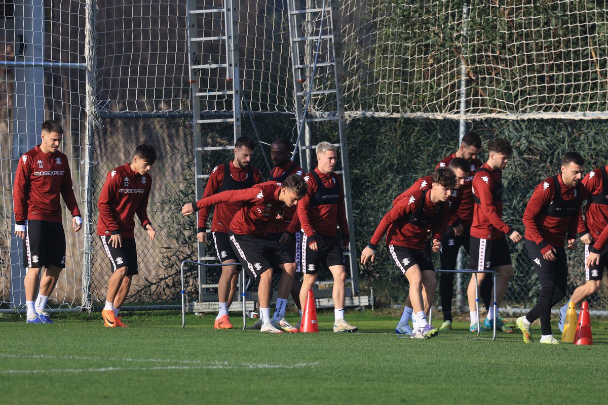 3 detalii inedite de la antrenamentul Rapidului: de ce s-a răstit Gâlcă chiar și la nou-venitul Paraschiv