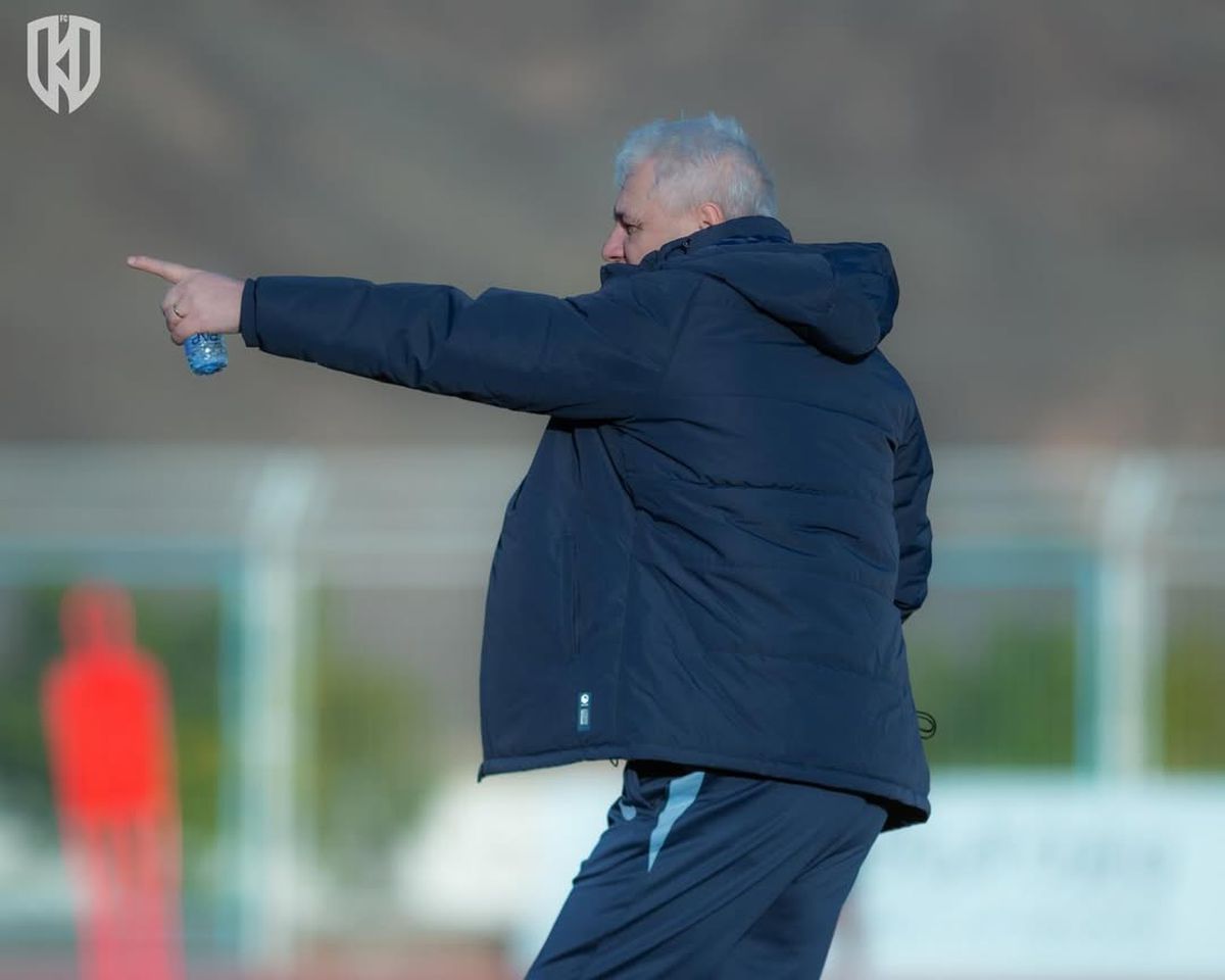 Marius Șumudică a condus primul antrenament la Al Okhdood