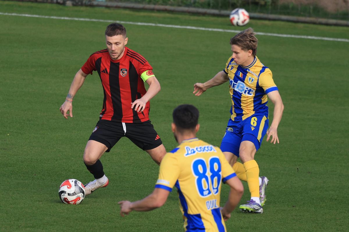 Două goluri în Petrolul - Gaziantep » Neagoe s-a enervat la primul amical al „lupilor”, împotriva lui Sorescu și Maxim