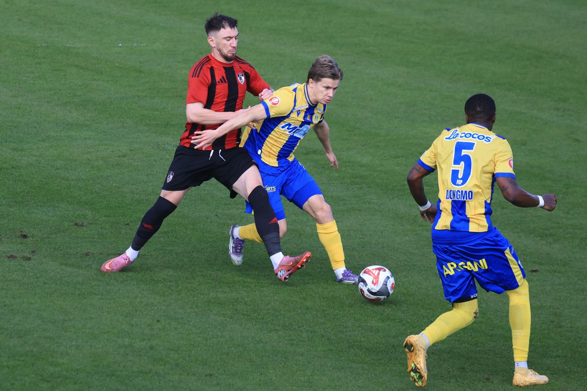 Două goluri în Petrolul - Gaziantep » Neagoe s-a enervat la primul amical al „lupilor”, împotriva lui Sorescu și Maxim