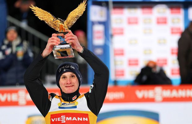 Premieră pentru dublul campion mondial: s-a impus în Turneul celor Patru Trambuline la 10 ani după fratele său