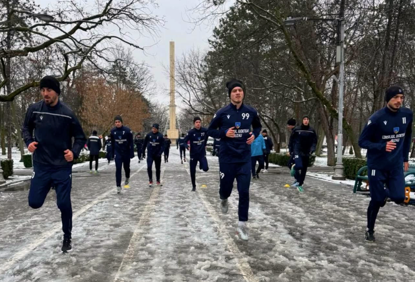 GALERIE FOTO Antrenament ca în anii 2000 » Unde s-a pregătit echipa care visează la Superliga