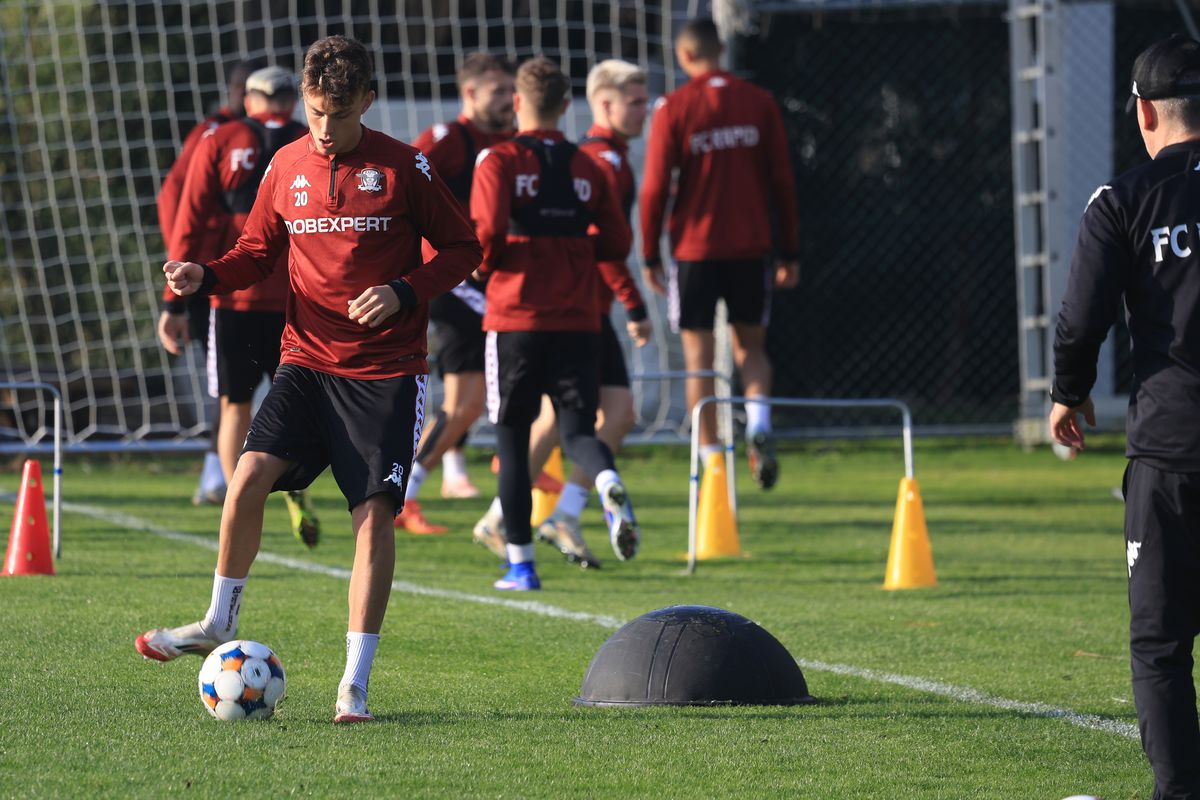 3 detalii inedite de la antrenamentul Rapidului: de ce s-a răstit Gâlcă chiar și la nou-venitul Paraschiv