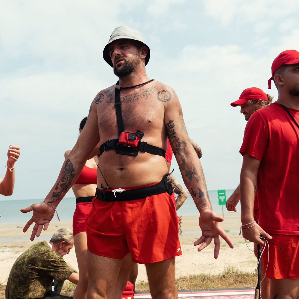 Frizerul din Agigea care vânează iepuri și fazani a apărut la „Desafio. Aventura” cu chipul lui Cătălin Hîldan tatuat pe corp