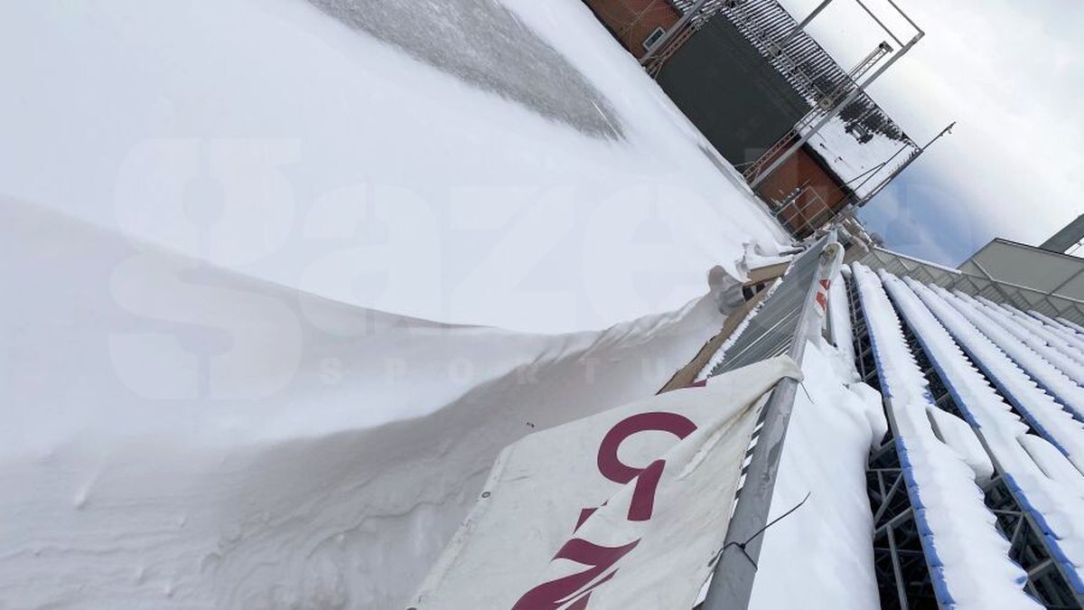 EXCLUSIV VIDEO + FOTO UPDATE Se lucrează din greu la stadionul din Voluntari » Gazonul e gata de meci