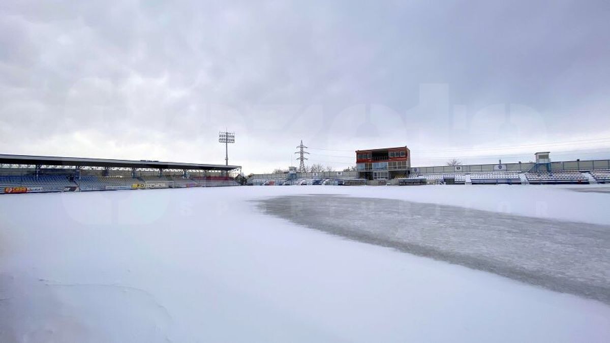 EXCLUSIV VIDEO + FOTO UPDATE Se lucrează din greu la stadionul din Voluntari » Gazonul e gata de meci