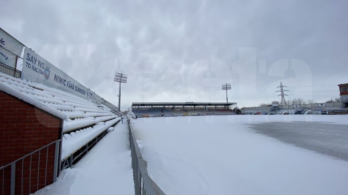 EXCLUSIV VIDEO + FOTO UPDATE Se lucrează din greu la stadionul din Voluntari » Gazonul e gata de meci
