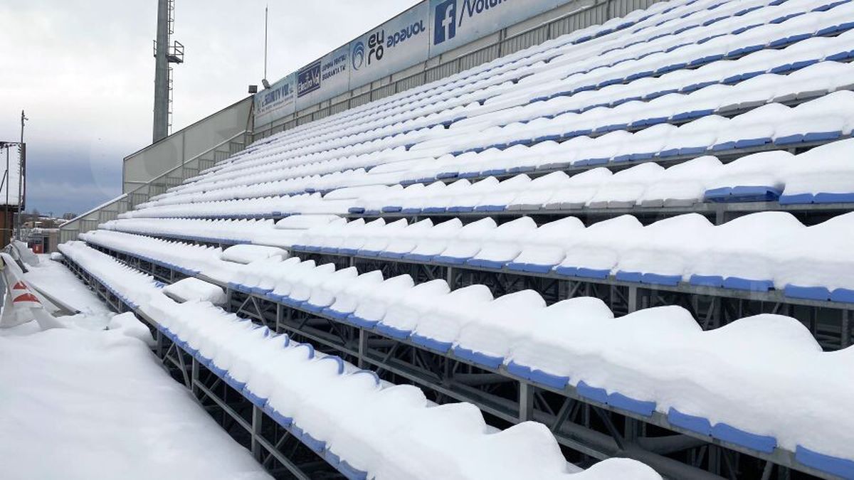 EXCLUSIV VIDEO + FOTO UPDATE Se lucrează din greu la stadionul din Voluntari » Gazonul e gata de meci